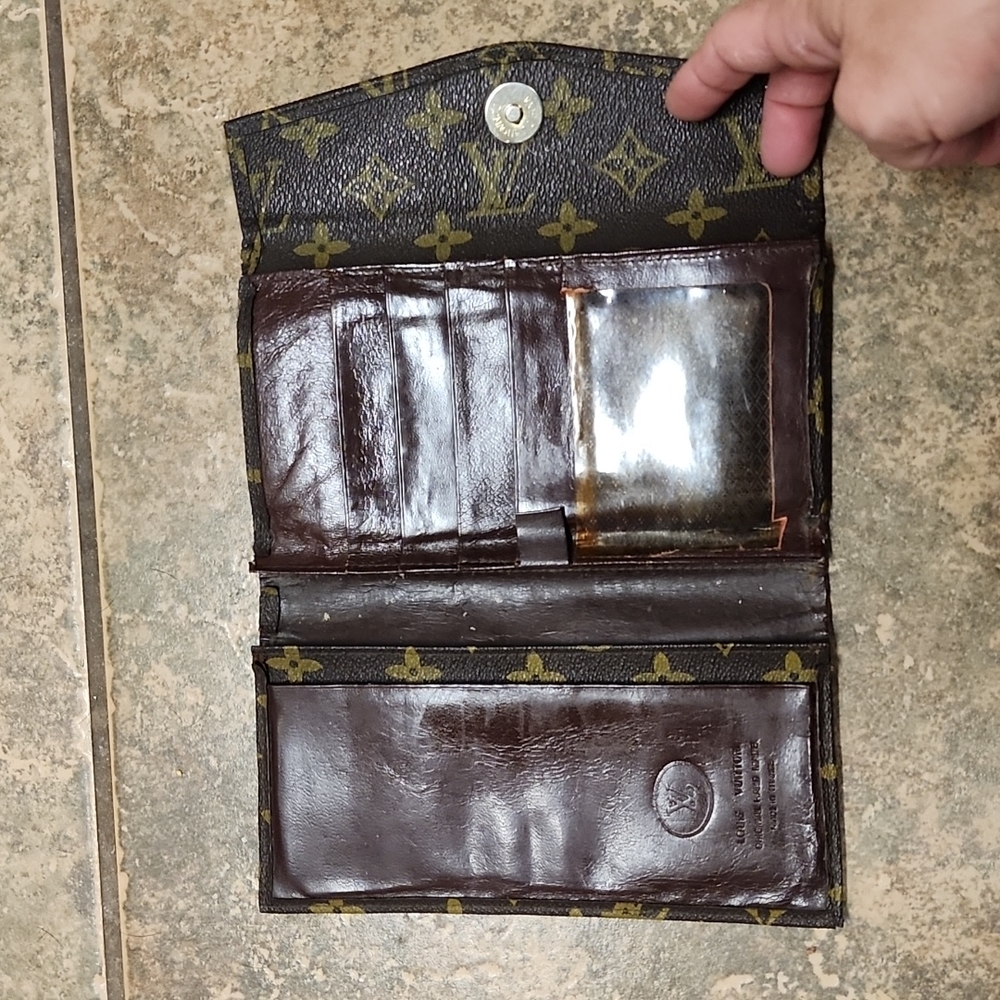 Vintage Wallet - Picture 3 of 9